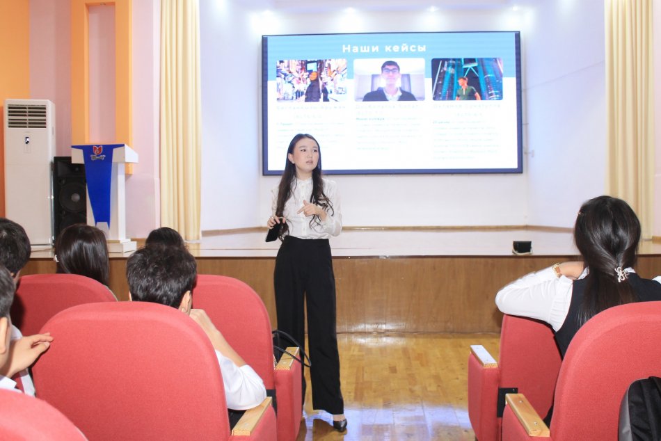 10-11 сынып оқушыларына кәсіби бағыт бағдар беру жұмыстары бойынша түсіндіру жүргізілді.