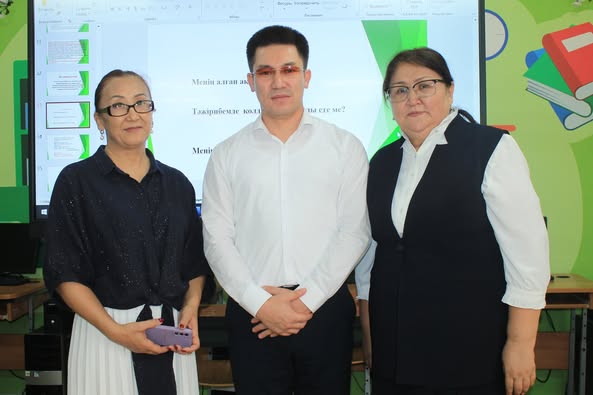 «Әдістемелер әлемі»  атты бес бекеттен тұратын шебер-сынып өткізілді.