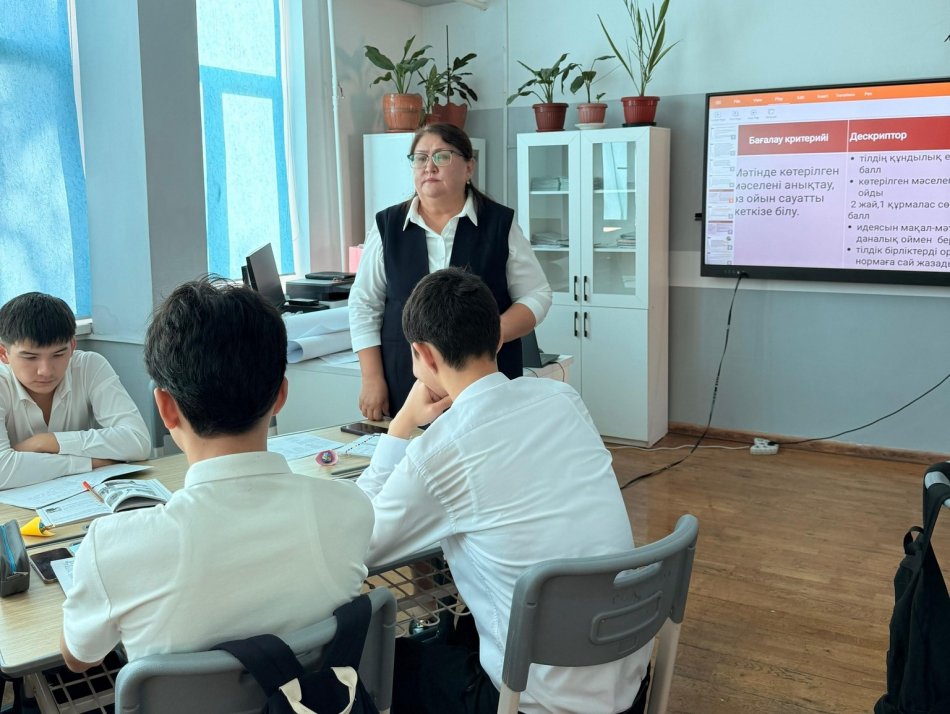 Қазақ тілі мен әдебиеті пәнінің мұғалімі Керімбаева Айгүл 10«А»  сыныбында «Тіл құндылық»тақырыбында ашық сабақ өтті.