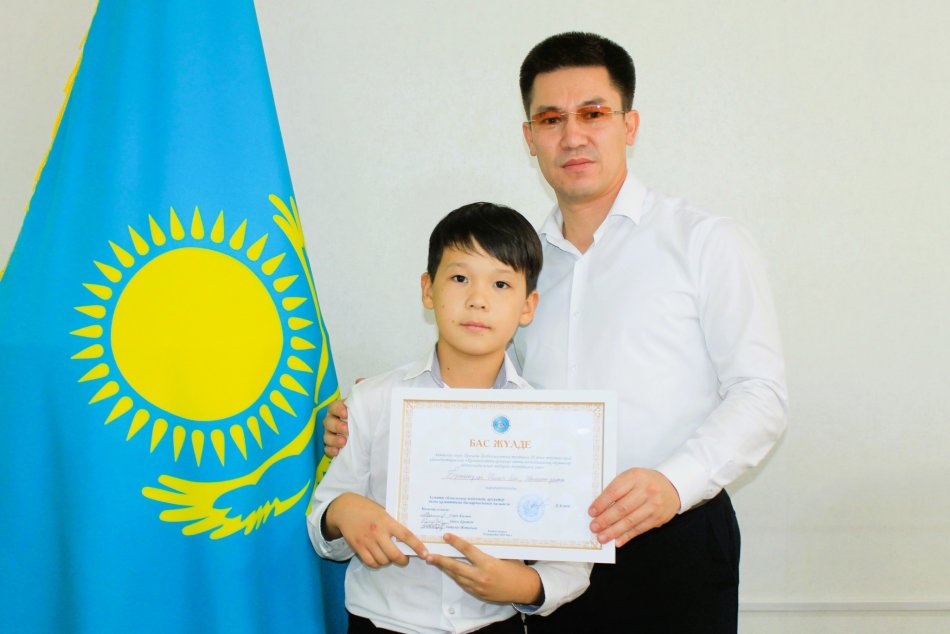 «БАС ЖҮЛДЕ» ИЕГЕРІН ҚҰТТЫҚТАЙМЫЗ!